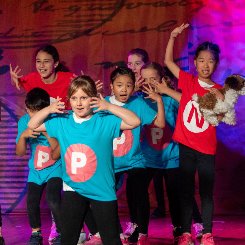 Oz-e-science presents E=mc² the Musical: A science-themed school performance like no other!
